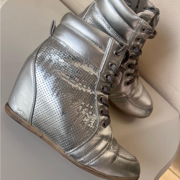 Futuristic Silver High-Top Sneakers with Black Laces with orthopedic heel - Picture 3 of 5